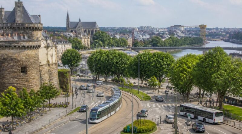 découvrez dans quel département se situe nantes et explorez les moyens pratiques pour vous déplacer facilement dans la ville.