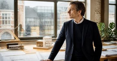 découvrez le parcours inspirant d'un architecte belge renommé, de ses débuts prometteurs à ses réalisations emblématiques qui ont marqué l'architecture contemporaine.