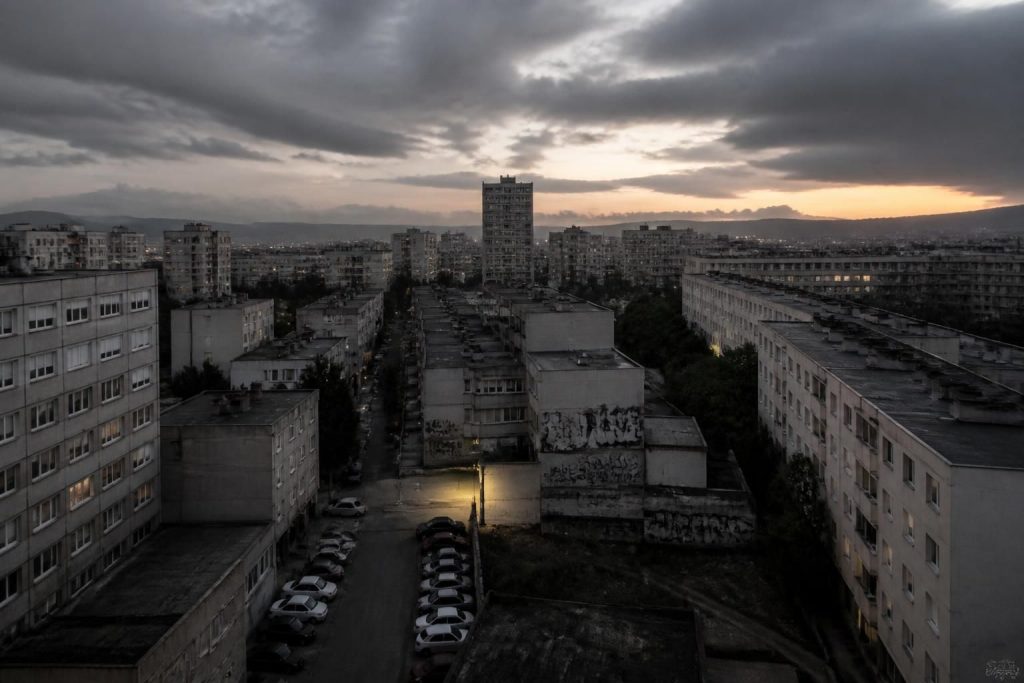 découvrez pourquoi le 13ème arrondissement de marseille est considéré comme dangereux selon les dernières statistiques et analyses de la sécurité locale.