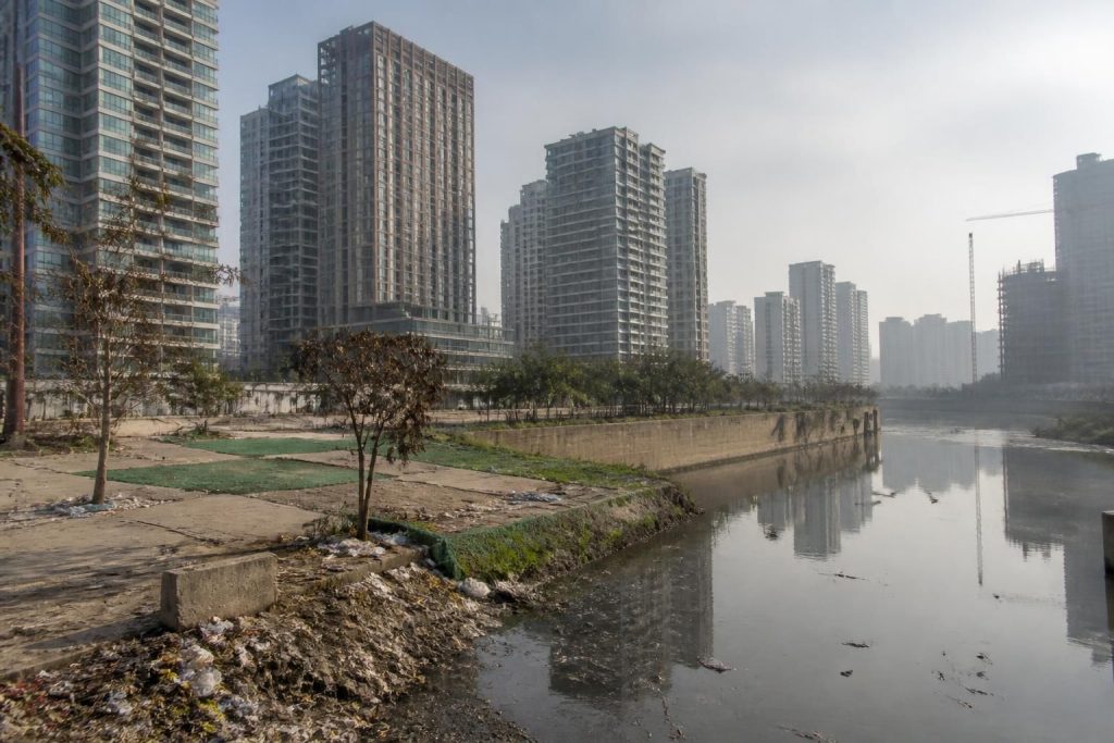 découvrez comment les condominiums impactent l'environnement urbain, en analysant leurs effets sur la ville et les solutions pour un développement durable.