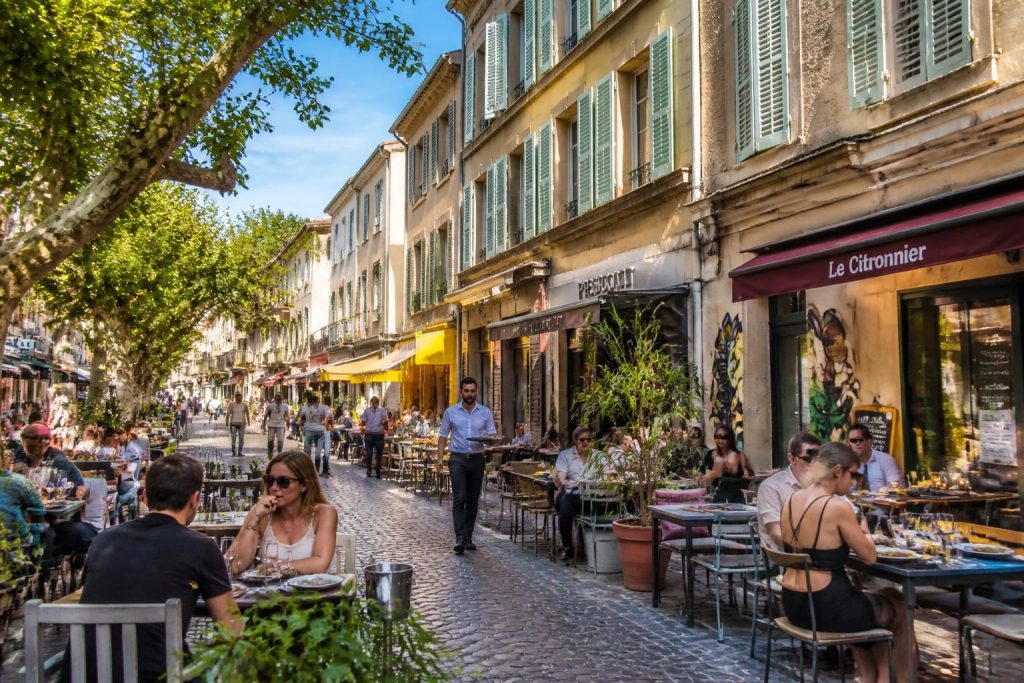 découvrez les meilleurs restaurants du quartier bobo à marseille, sélectionnés pour leur ambiance unique et leur cuisine savoureuse. une expérience culinaire à ne pas manquer !