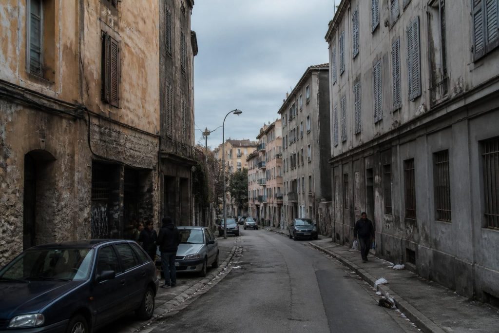découvrez pourquoi certains quartiers de nice pourraient ne pas répondre à vos attentes et les raisons de les éviter afin de mieux préparer votre visite ou votre installation.